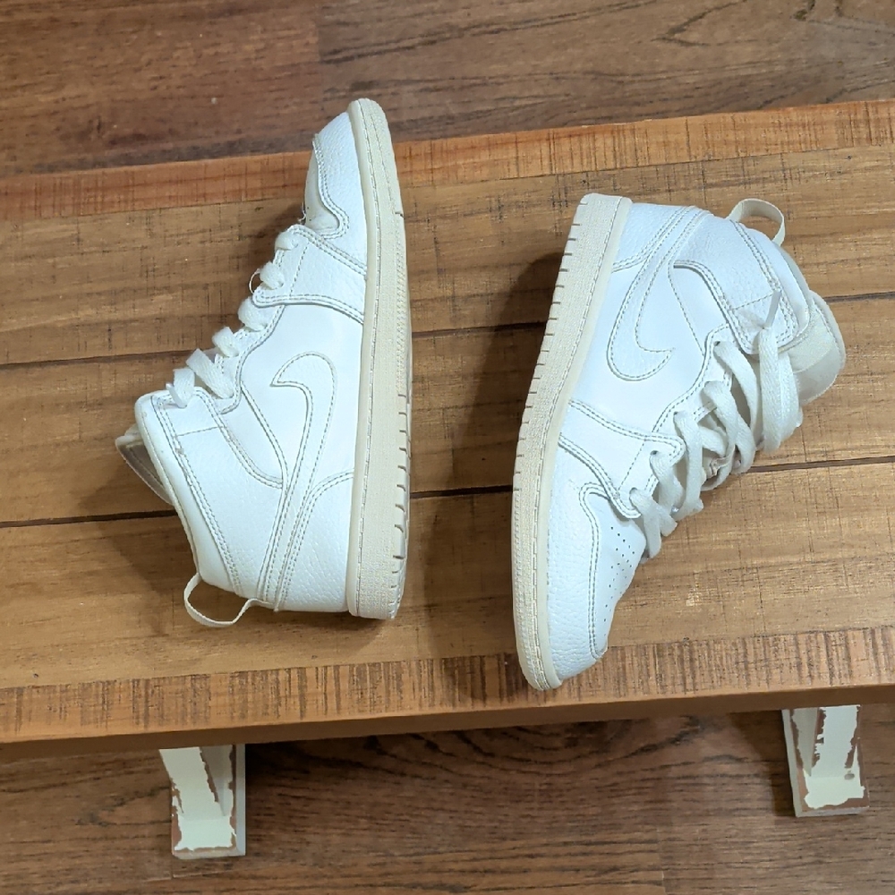 Air Jordan 1 Mid White 3Y